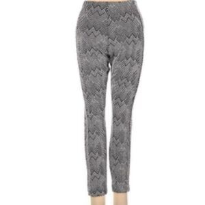 Lysse Black White Chevron Pull On Stretch pants size medium